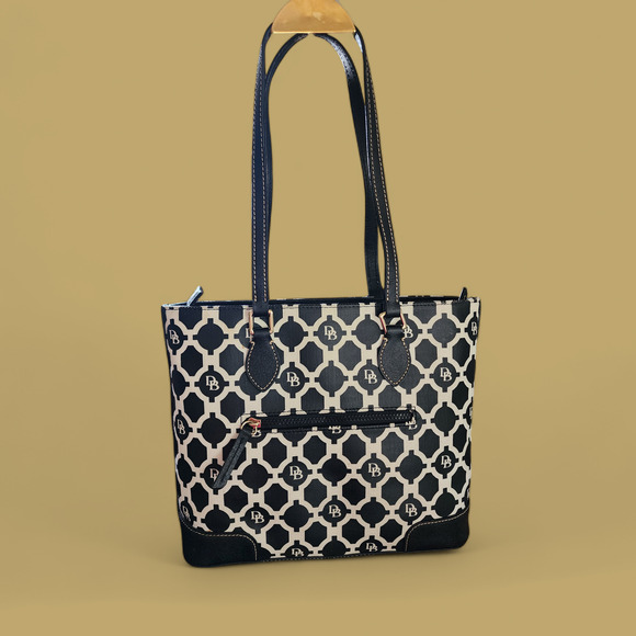 DOONEY & BOURKE Geometric Women’s Handbag, coated canvas & Leather black & white - Picture 3 of 9
